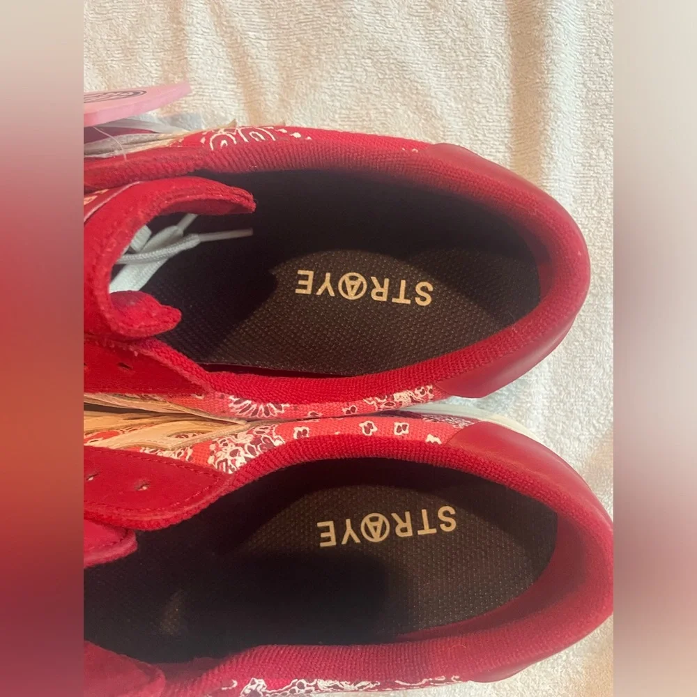 Straye Sneakers - Picture 2 of 6